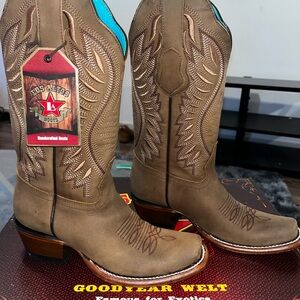 Women's Tan Heeled Boots